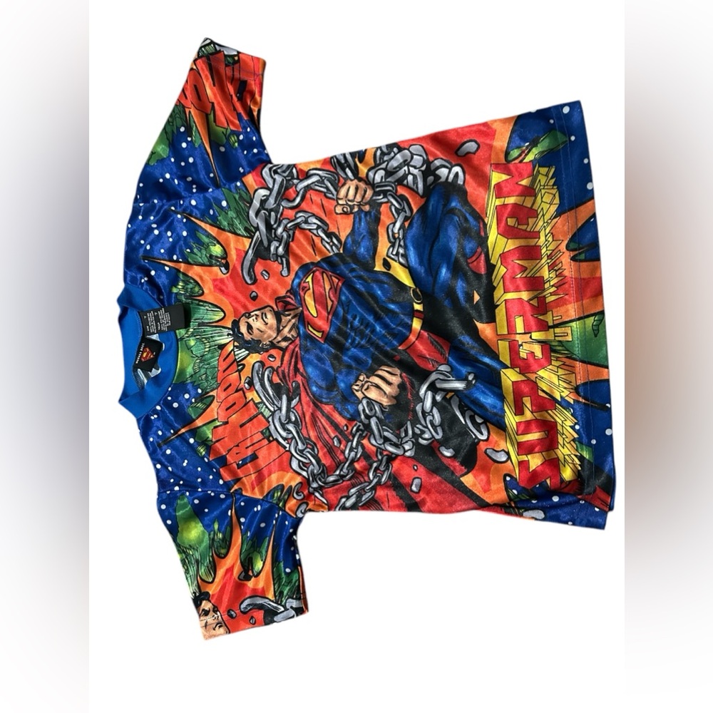 Supermán shirt size 7 for a boy